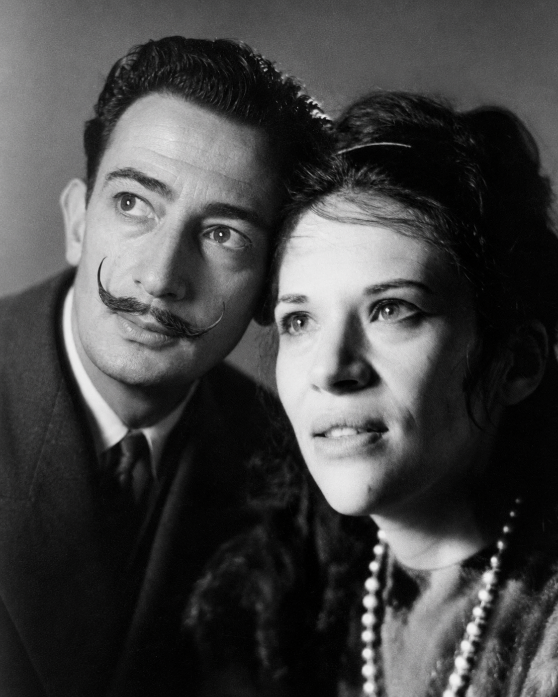 Dalí and Beverly looking outward